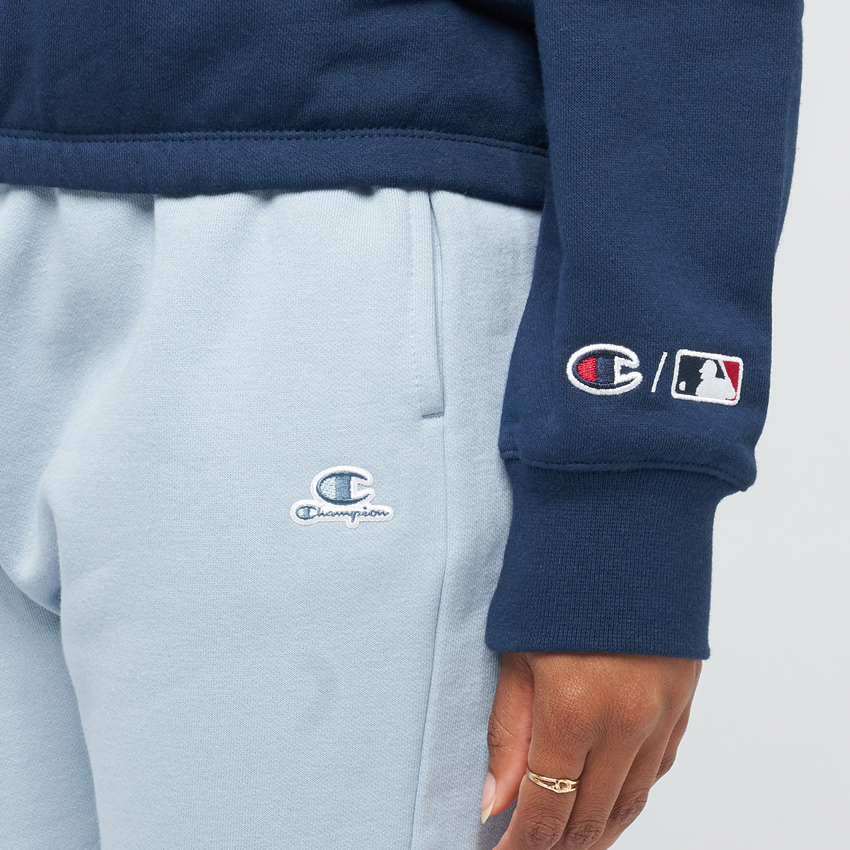Champion NY Hoodie – Marineblauw – Dames