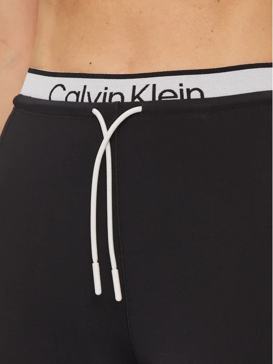Calvin Klein Slim Fit Sportshorts – Zwart – Dames