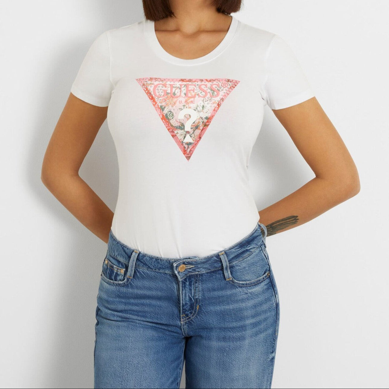 Guess Driehoek Logo T-shirt – Wit – Dames